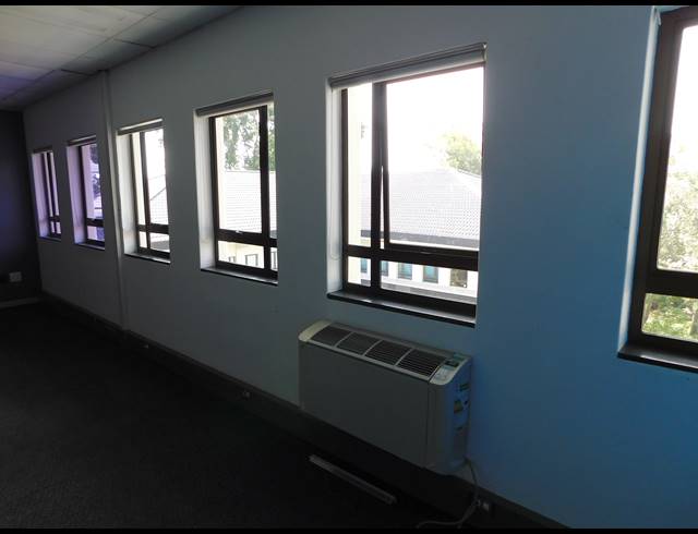 724M² OFFICE TO LET IN HYDE PARK